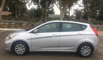 2017 Hyundai Accent SE Hatchback 6A full