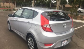 2017 Hyundai Accent SE Hatchback 6A full