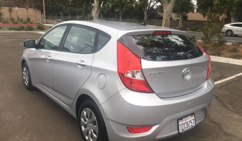 2017 Hyundai Accent SE Hatchback 6A full