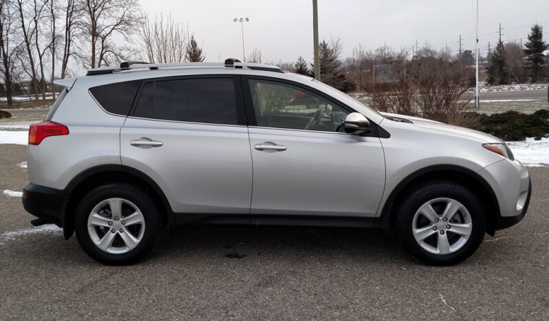 2014 Toyota RAV4 XLE full