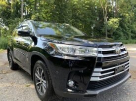 2018 Toyota Highlander XLE Sport Utility 4D